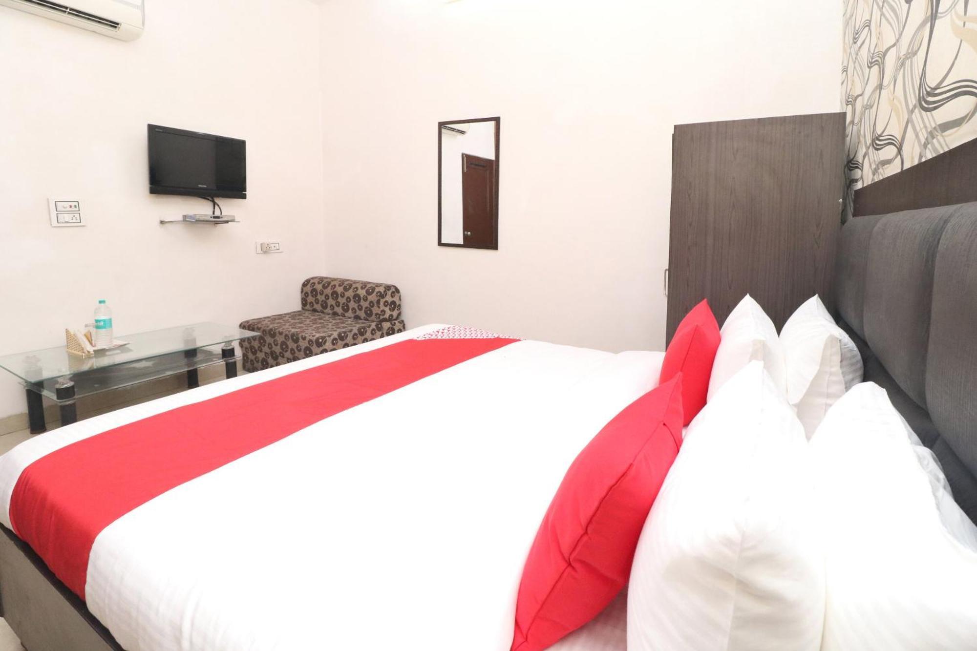 Oyo Hotel Kailash Regency Ludhiana Esterno foto